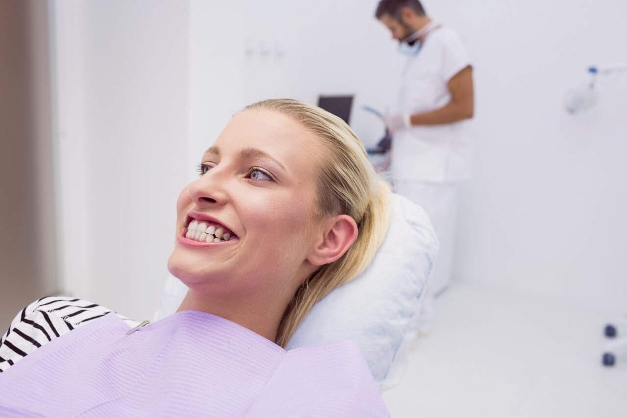 Invisalign (Şeffaf Plak) Tedavisi Kaç Ay Sürer?